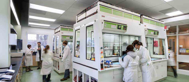 玛丽伍德大学自然与健康科学研发中心，2200多平方英尺的有机化学实验需要改造